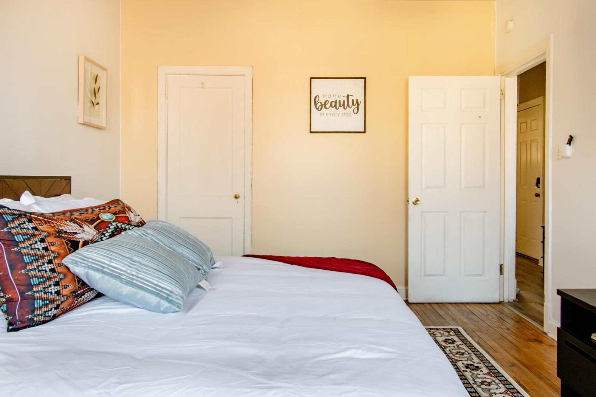 2 Bedrooms At The Heart Of The City! Full Comfort! Washington