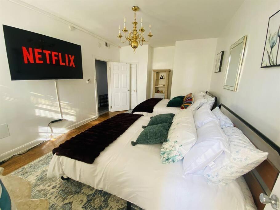 2 Bedrooms At The Heart Of The City! Full Comfort!