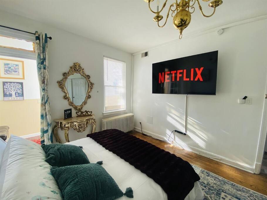 2 Bedrooms At The Heart Of The City! Full Comfort! Apartment