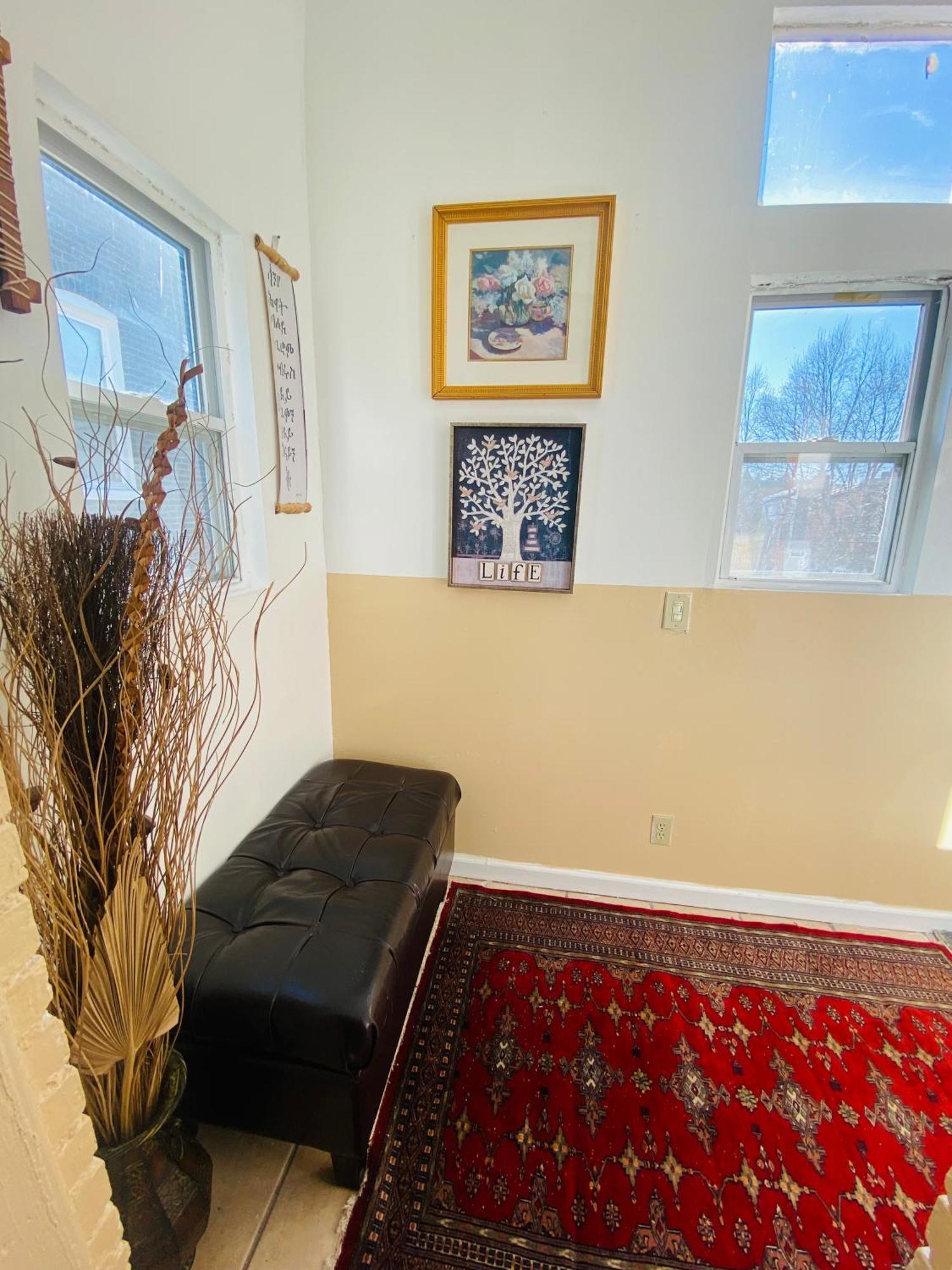 2 Bedrooms At The Heart Of The City! Full Comfort! Washington